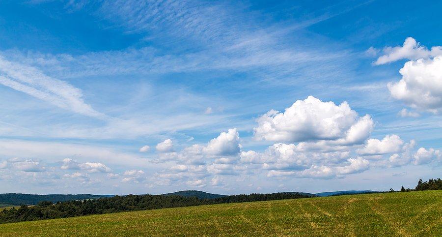 Piękne niebo nad Beskidem