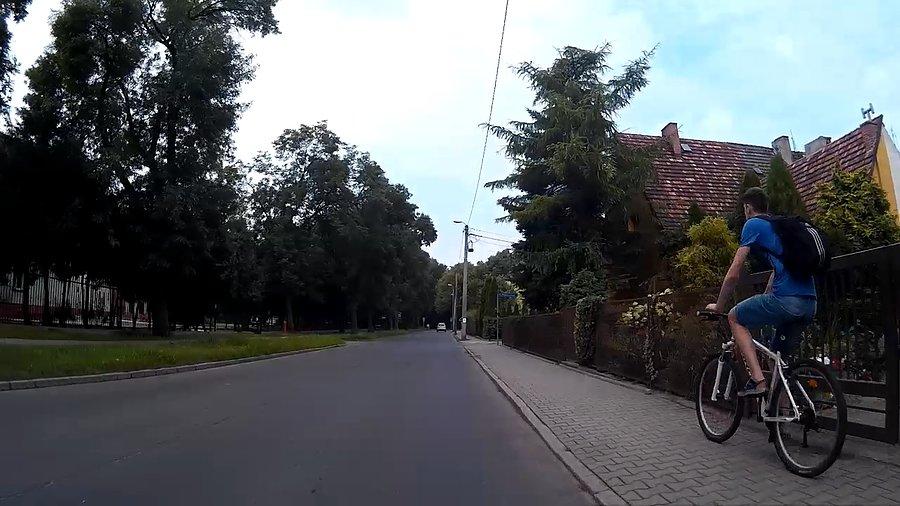Po chodniku... też można