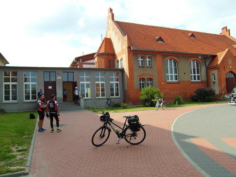 Meta- szkoła w Nowem