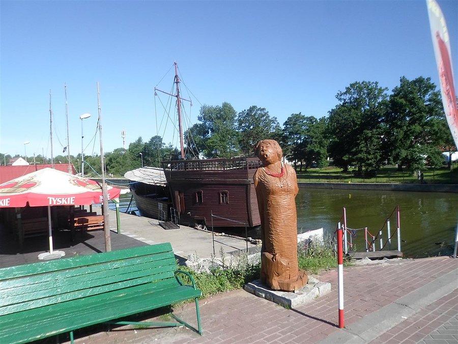 Dziewka portowa urodą nie grzeszy
