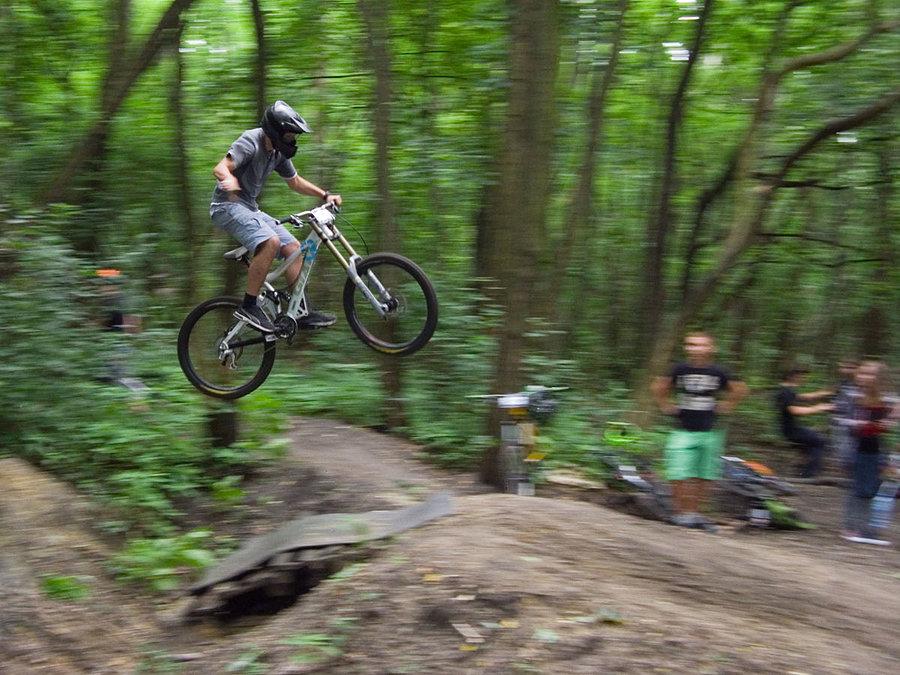 1/2 no hander