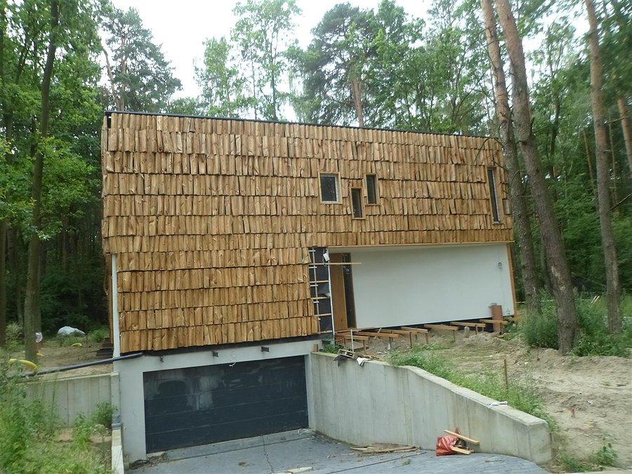 Fronton domu w Sękocinie