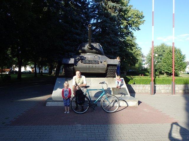 Pomnik-czołg w Dubience