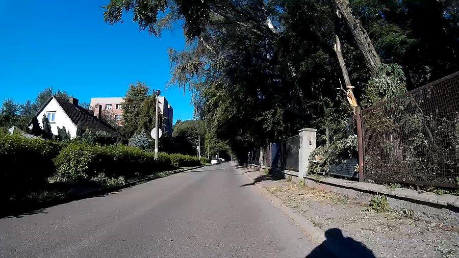 Dziura w płocie MOSIRu w Zabrzu