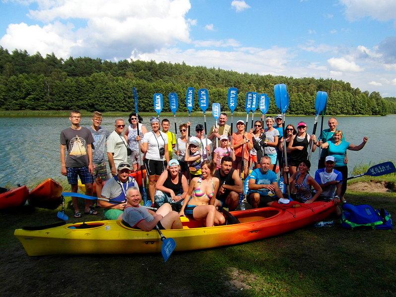 Grupa kajakarzy -spływ Lipusz- Wdzydze