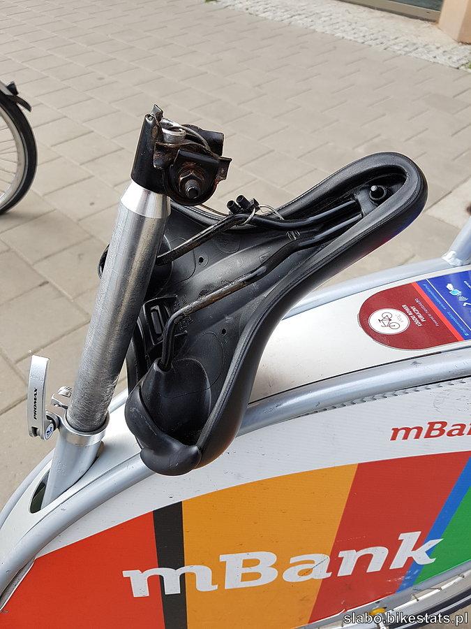 Urwane siodło Łódzkiego Roweru Publicznego przy skrzyżowaniu Narutowicza z Kilińskiego