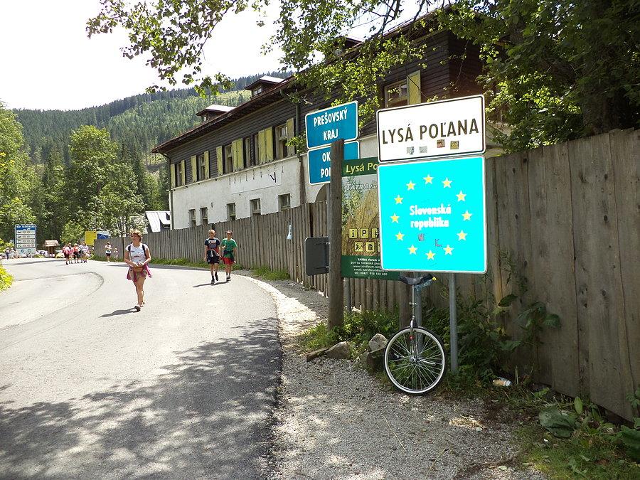 Monocyklem za granicę
