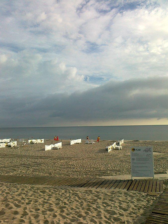Plaża nad morzem przy Domu Zdrojowym