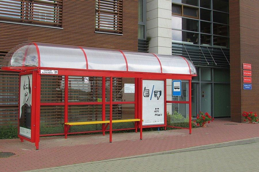 Fałszywy przystanek - Centrum Alzheimera 01