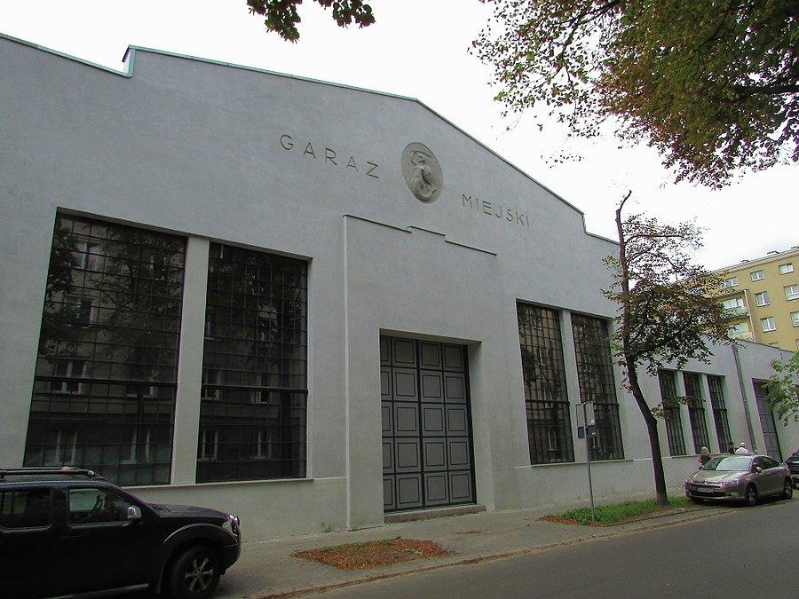 Kiedyś garaże MPO, dzisiaj Teatr Nowy