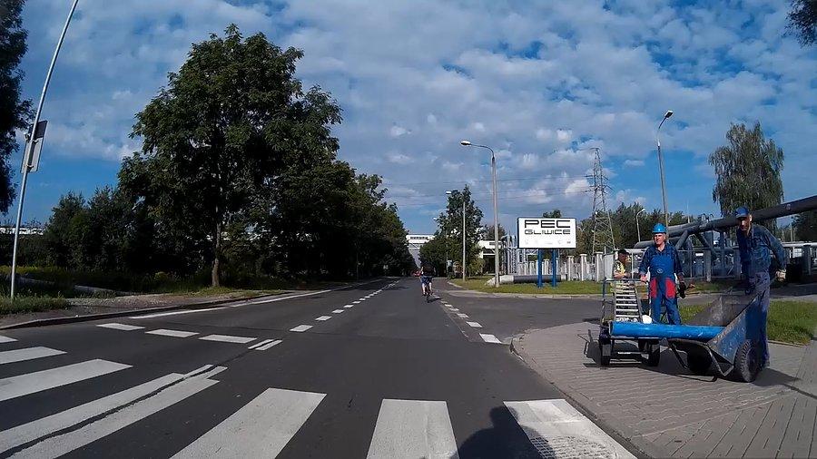 Panowie w drodze na budowę