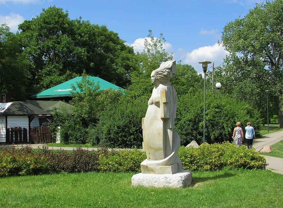 Pole Mokotowskie - Pani S