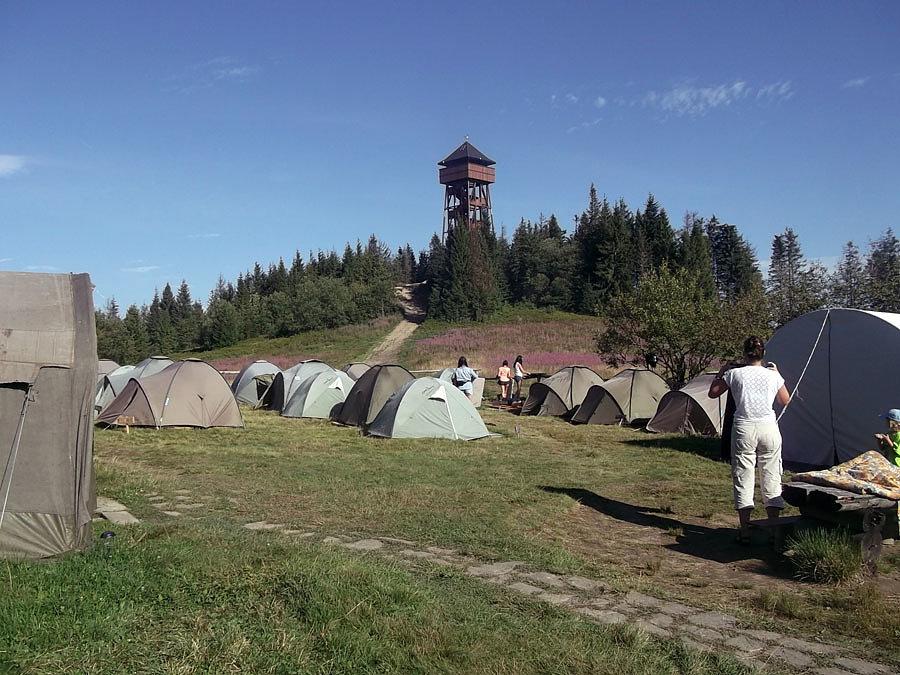 Baza namiotowa pod szczytem Lubania