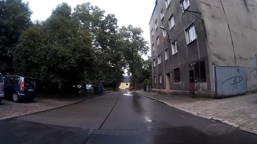 Wjazd na ścieżkę wzdłuż potoku Bielszowickiego