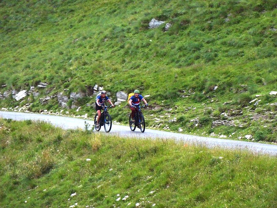 Elektryczni bikerzy