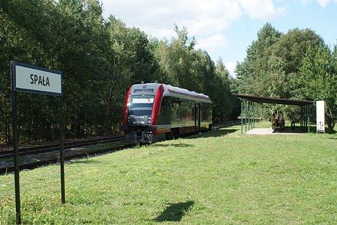 Jedzie pociąg z daleka