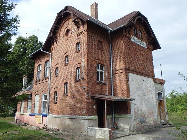 Przystanek PKP w Polanicy w ciągu nieczynnej linii kolejowej nr 231