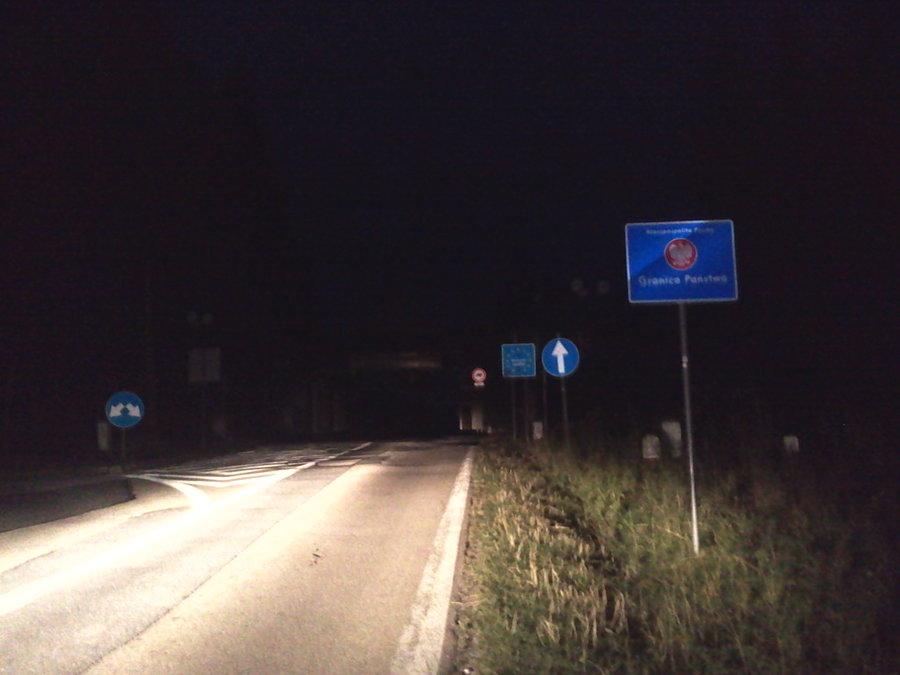 Przelęcz Glinne, granica ze Słowacją