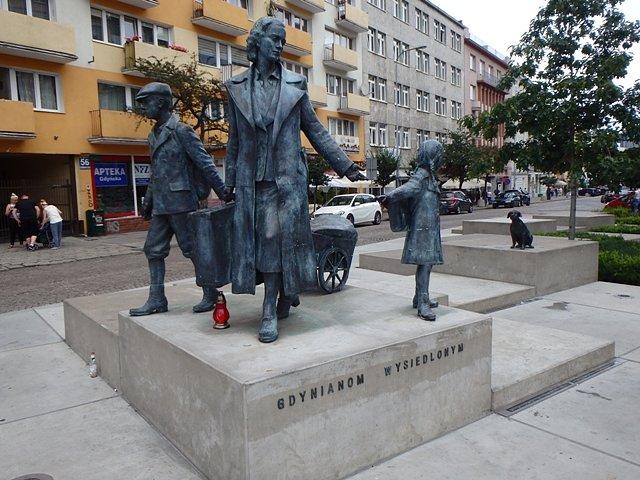 Mam nadzieję, że nie będzie już powodów do stawiania takich pomników