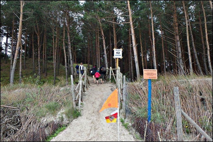Zejście na plażę w Lubiatowie