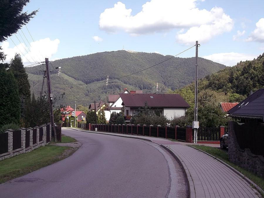 Wyłania się Żar