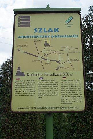 Na szlaku przy kościółku w Pawełkach