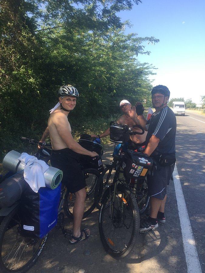 Napotkani rowerzyści polacy ze śląska zgubili bagaz w samolocie