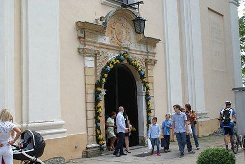 Wejście do Sanktuarium MB Mstowskiej