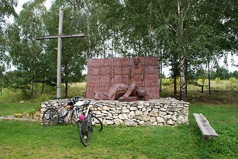 Upadek Jezusa - jedna ze stacji drogi krzyżowej na Przeprośnej Górce