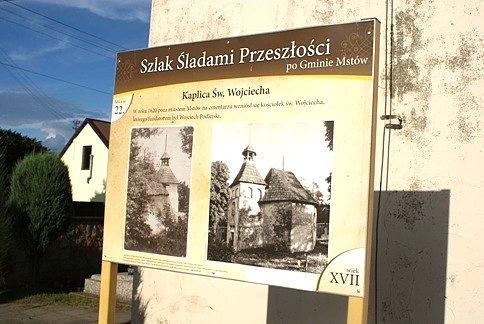 Na Szlaku Śladami Przeszłości - kaplica św. Wojciecha na cmentarzu we Mstowie