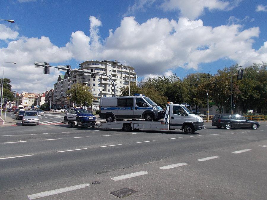 Pościg z autami milicyjnymi na lawecie