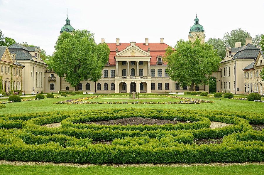 Kozłówka, Pałac Zamoyskich