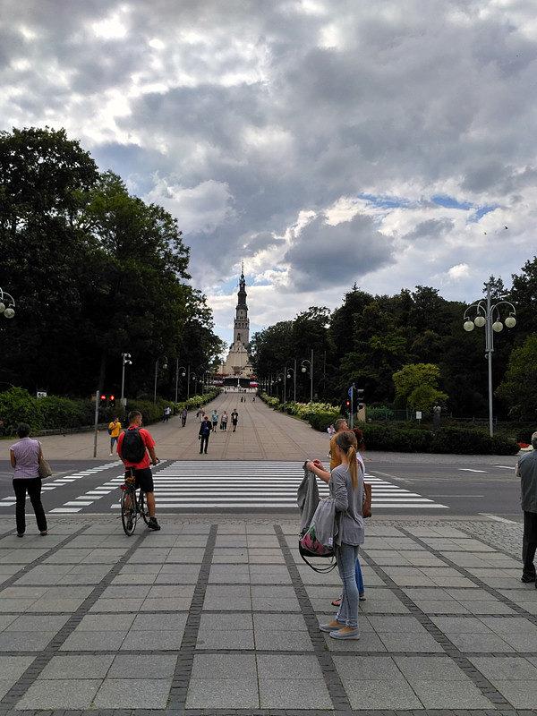 Dwa dni temu było tutaj pełno pielgrzymów, dzisiaj panuje spokój