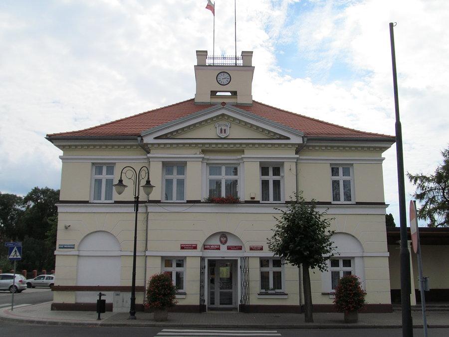 Przedecz i ratusz