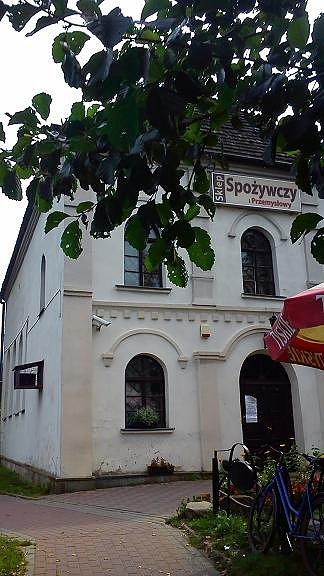 Dawna synagoga mieści dziś sklep spożywczy