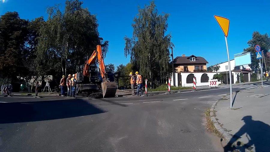 Chwilę mnie nie było a kilka drug znowu jest rozkopanych