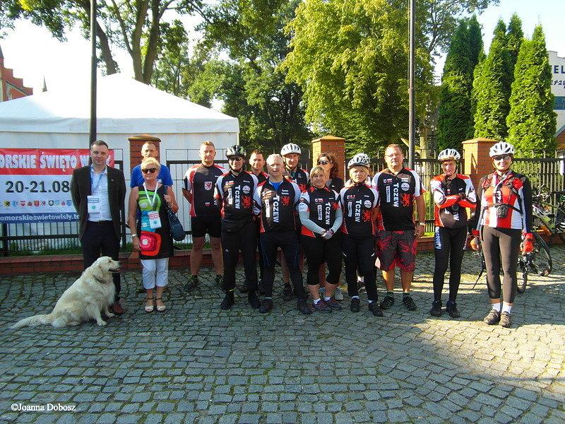 IV Pomorskie Święto Wisły - zbiórka uczestników rajdu rowerowego w Pelplinie