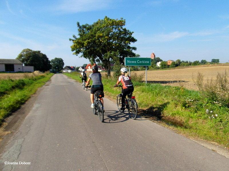 IV Pomorskie Święto Wisły - rowerzyści na trasie