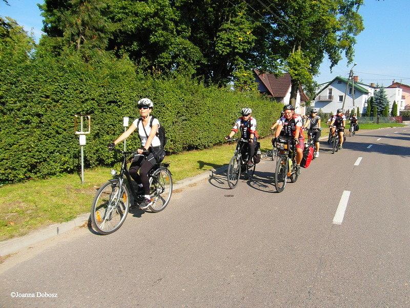 IV Pomorskie Święto Wisły - rowerzyści na trasie