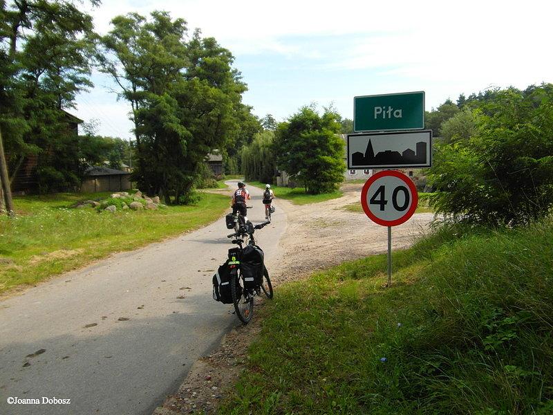 IV Pomorskie Święto Wisły - rowerzyści na trasie