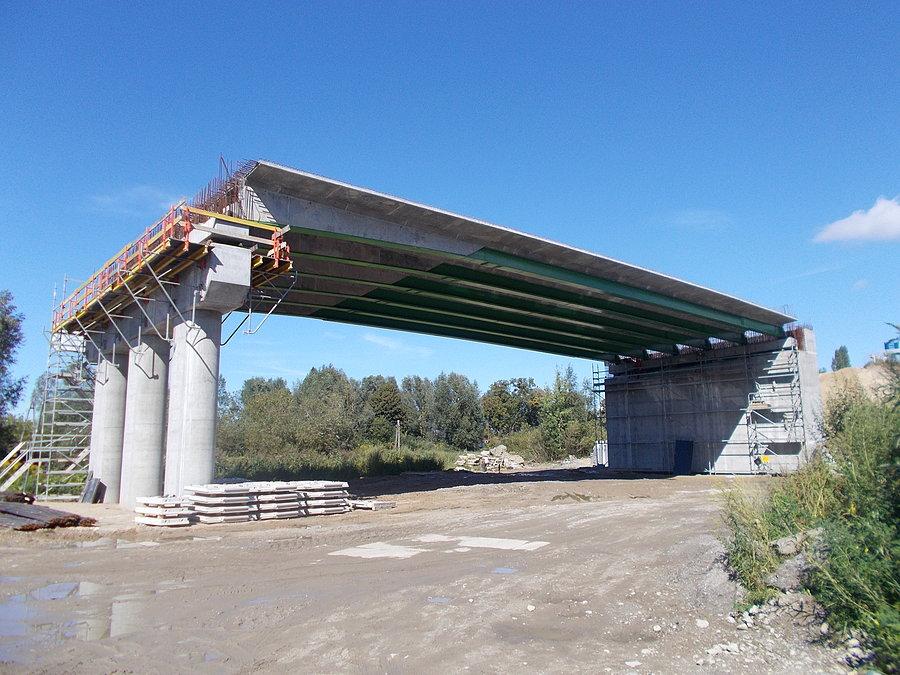 Pierwsze sześć zamontowanych przęseł