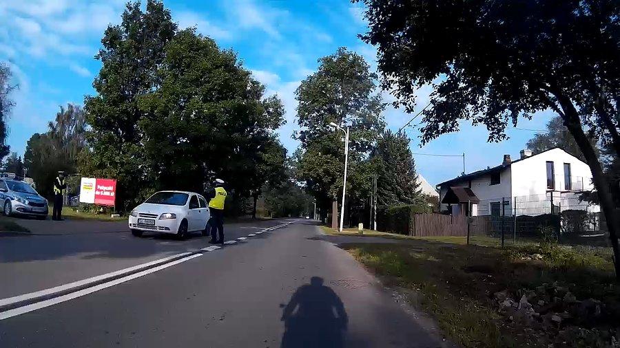 Ciekawe po co stoją, bo nie zauważyłem by ktoś dmuchał