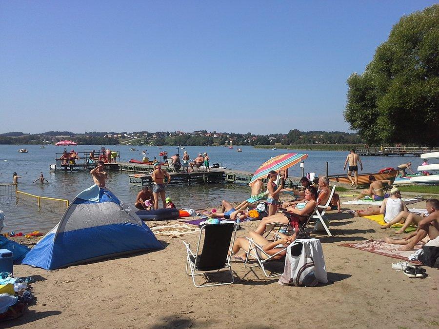 Na plaży w Chmielnie coraz więcej wypoczywających