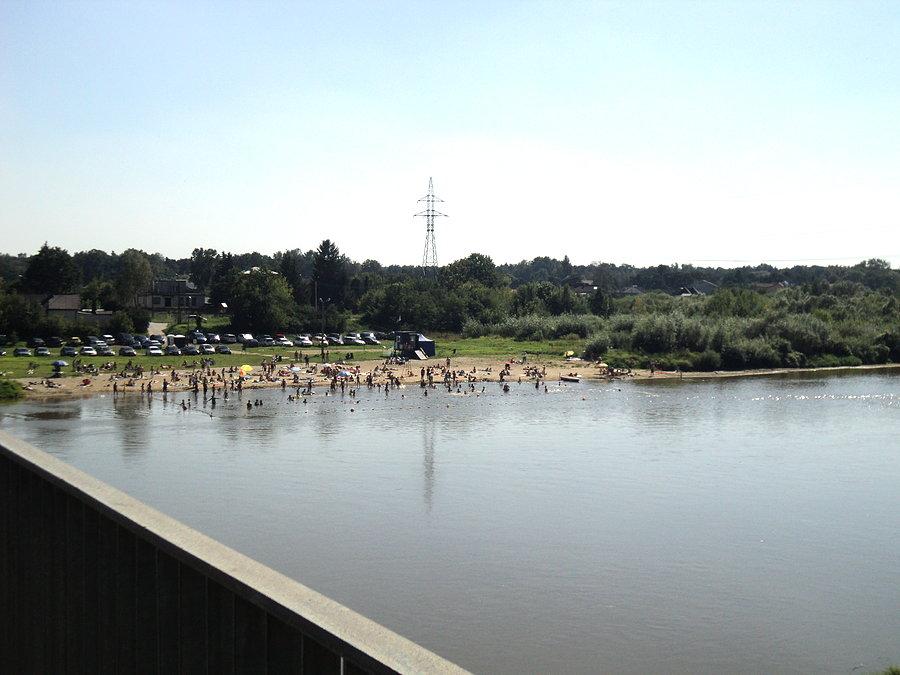 W Wyszkowie nad Bugiem plaża i ogrodzony teren na pływanie