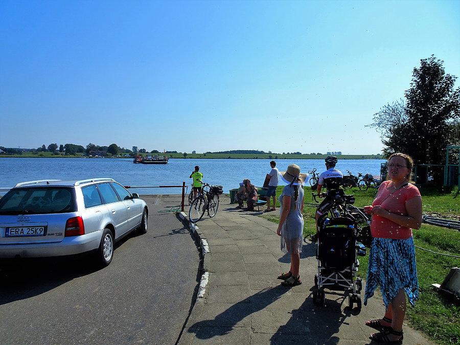 Błotnik,Wyspa Sobieszewska i Mikoszewo - Wycieczka nad morze. Prom pomiędzy wyspą a Mikoszewem