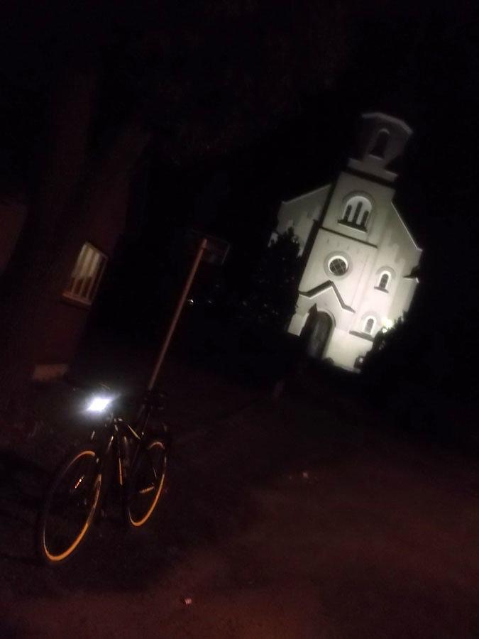 Kościół po drodze. Nie pamiętam w jakiej miejscowości