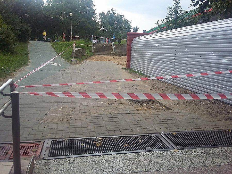Budowa zjazdu rowerowego do tunelu PKP Raków