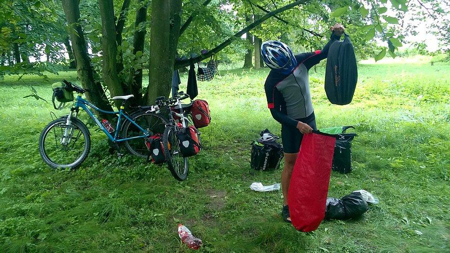 Wyprawa, dzień 4 - sakwy na rowery i w drogę