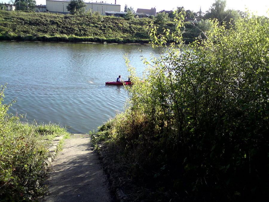 Canoe na kanale w Brzegu