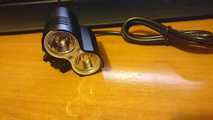 Lampka rowerowa typu Walle